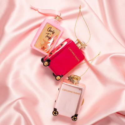 Kerstornament - Vondels Roze Koffer "Catching Flights"