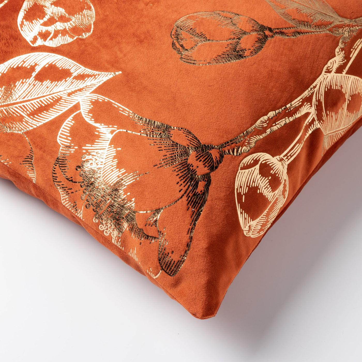 Sierkussen - Terracotta met gouden bloemenprint